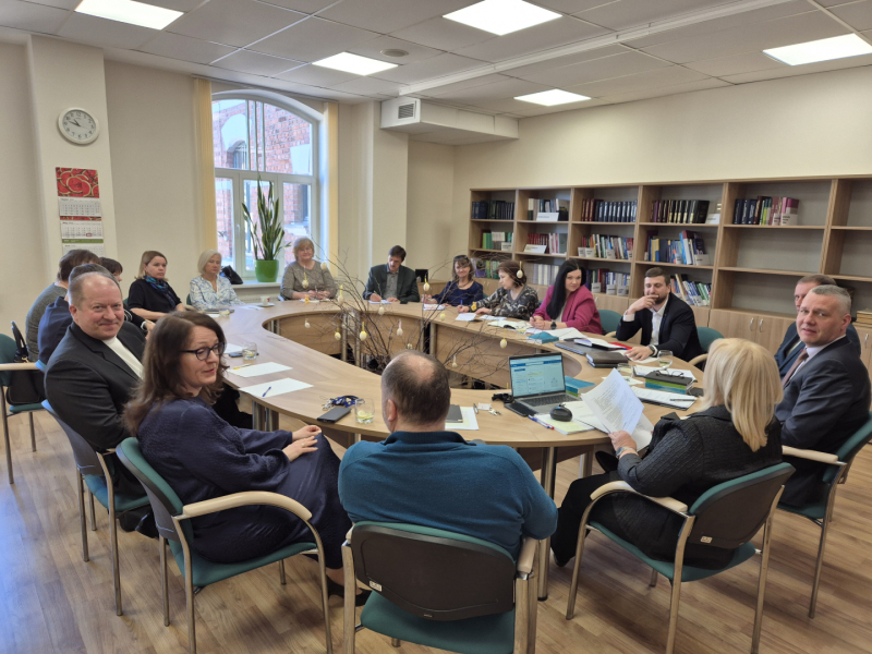 Attēlā redzami Krimināllietu tiesneši