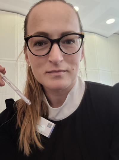 Attēlā redzama Laura France, Zemgales rajona tiesas tiesnese