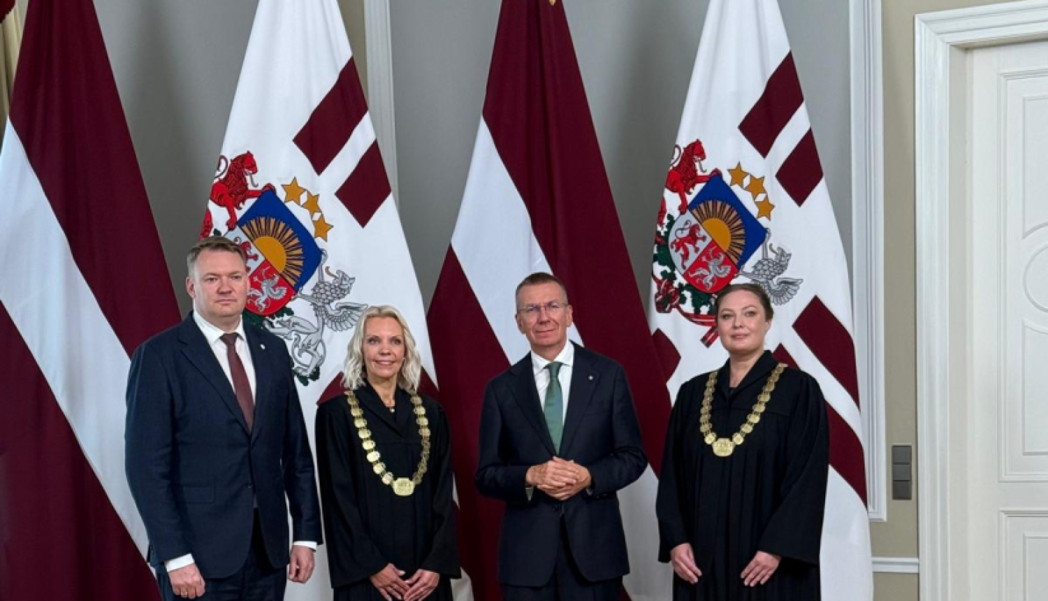 Tiesneša zvēresta foto