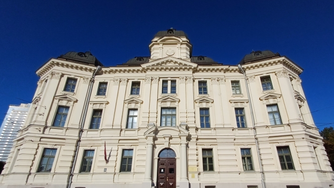 Attēlā redzama Rīgas apgabaltiesas ēka