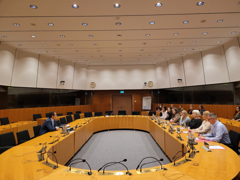 Attēlā attēlota delegācijas vizīte Luksemburgā