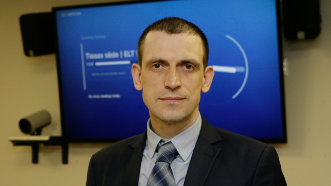 Attēlā redzams Miķelis Zumbergs, Ekonomisko lietu tiesas priekšsēdētājs