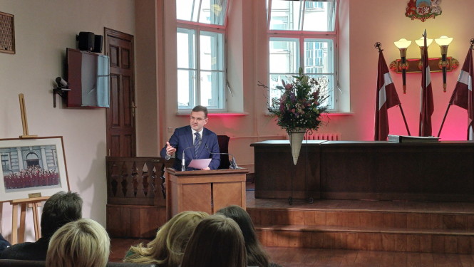 Attēlā attēlota pasākuma norise