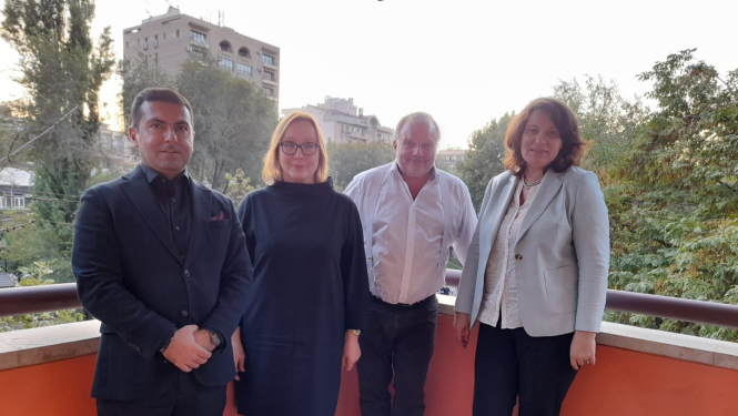 Attēlā redzamas Latvijas ekspertes, kuras dodas misijās uz Armēnijas tieslietu institūcijām