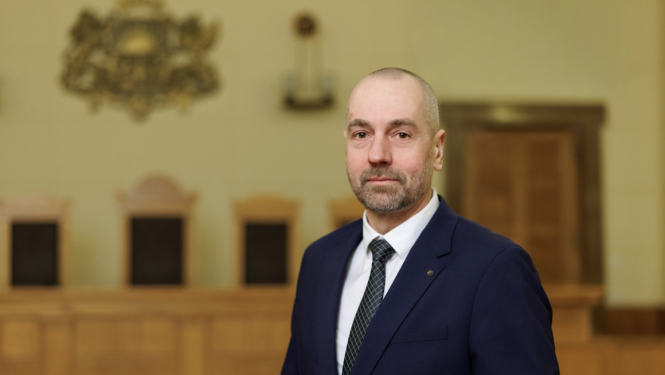 cilvēks
