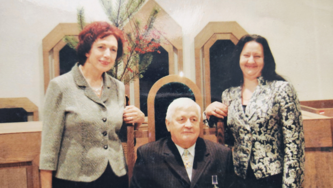 Attēlā redzami tiesneši