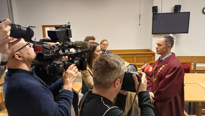 Rīgas apgabaltiesas Krimināllietu tiesas kolēģijas spriedumu skaidro tiesnesis Zigmunds Dundurs