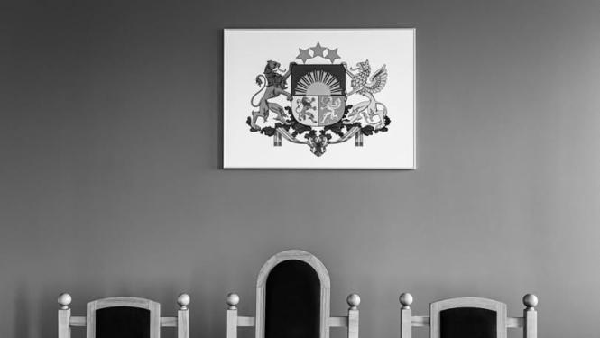 Attēlā redzama tiesas zāle