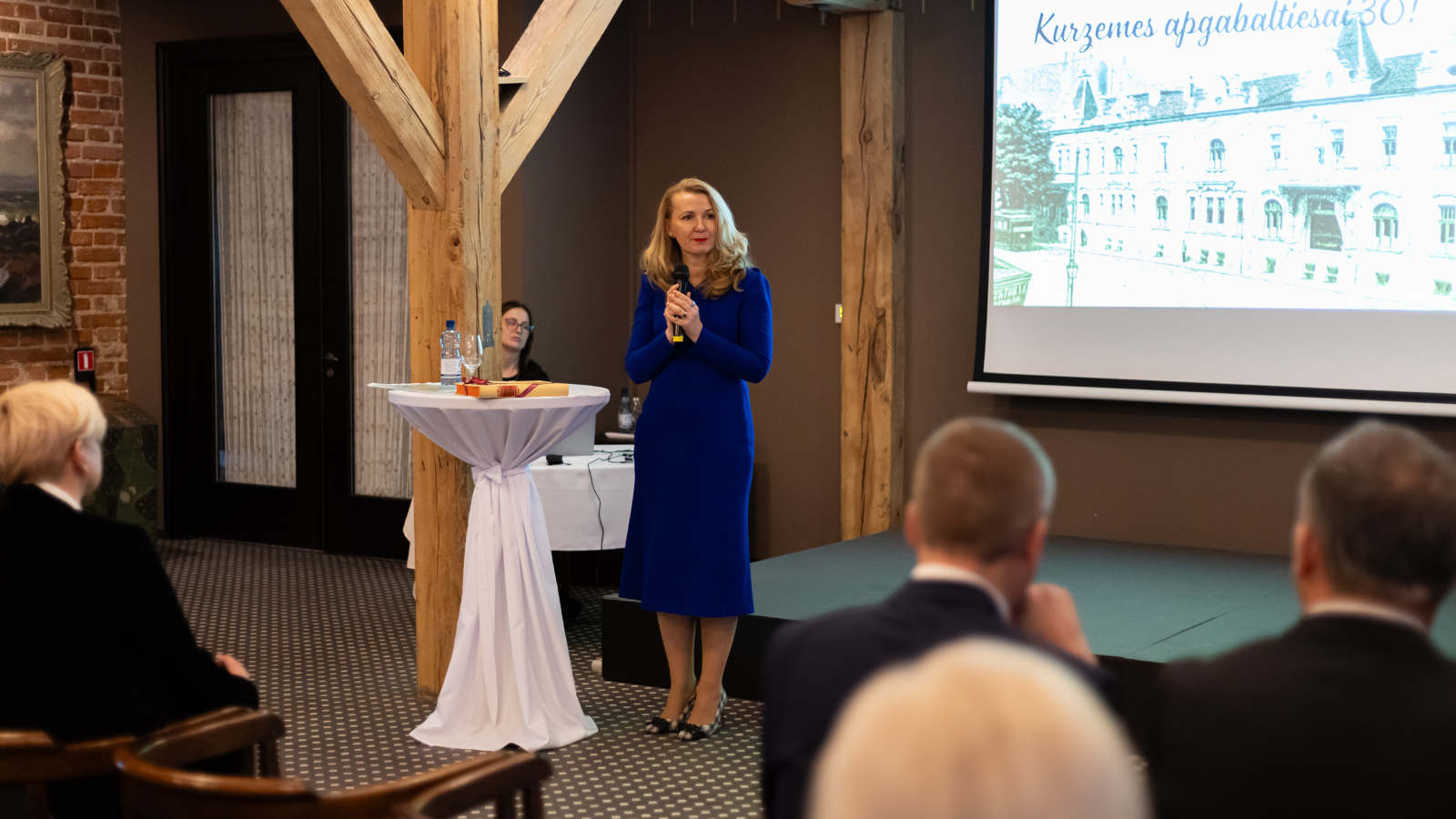 Attēlā redzama pasākuma norise