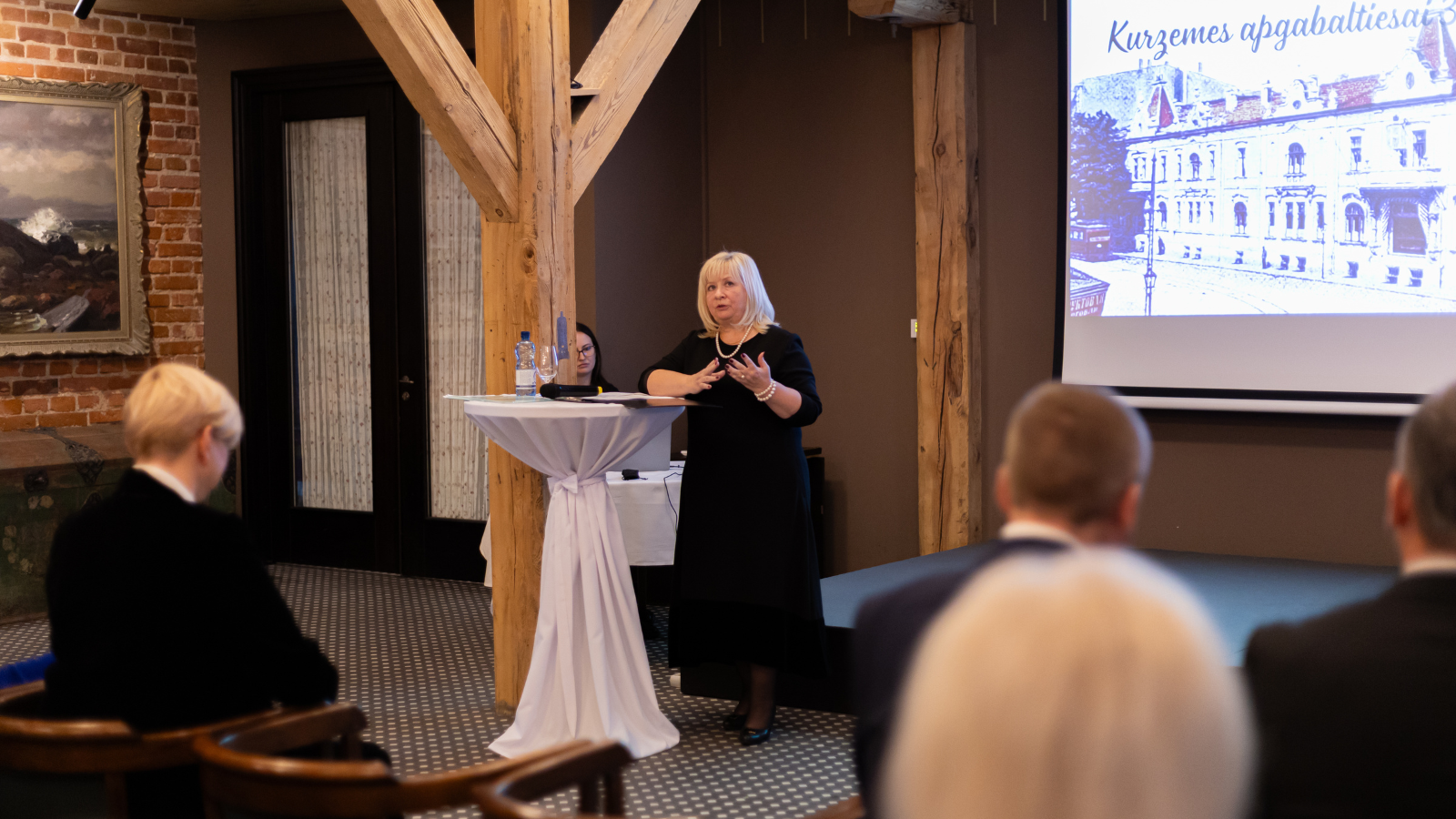 Attēlā redzama pasākuma norise