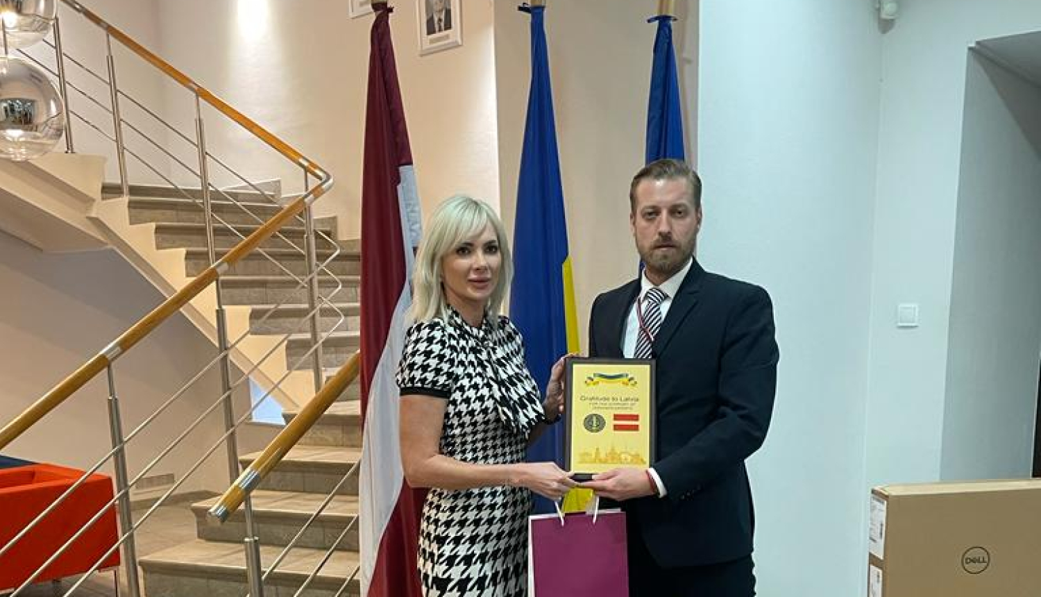 Attēlā redzami datori