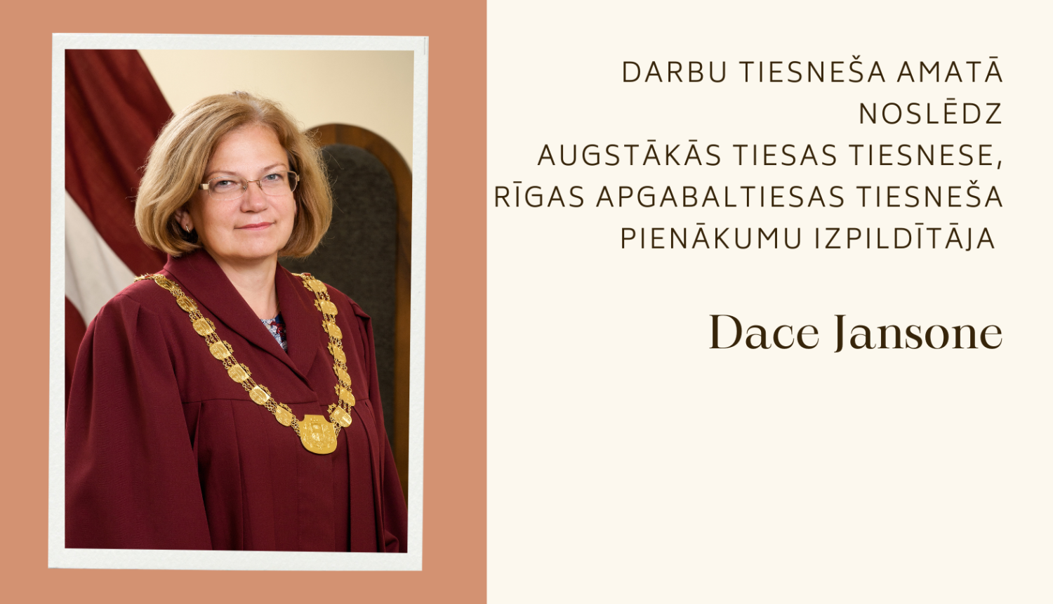 Attēlā attēlota tiesnese