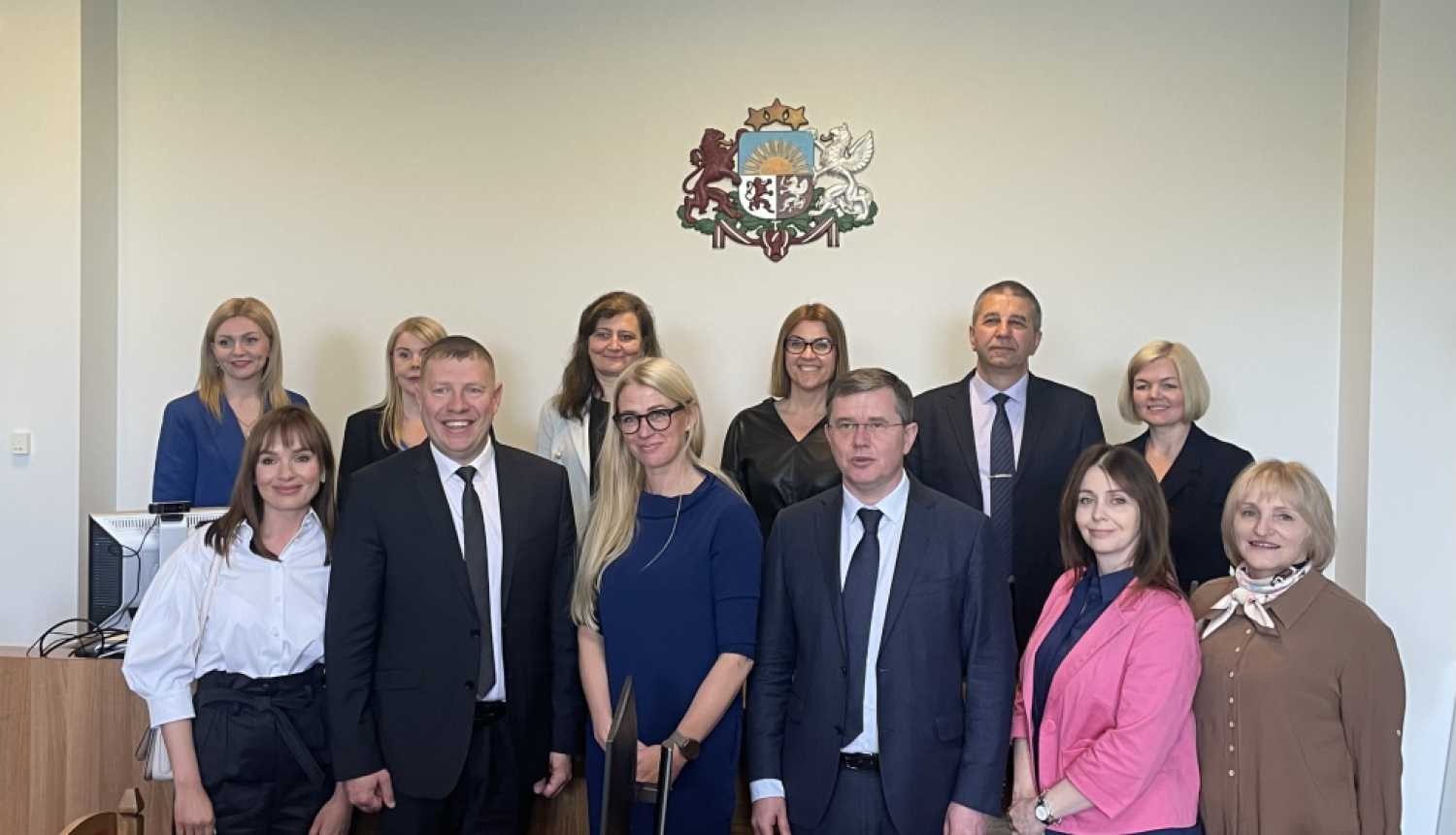 Attēlā redzams delegācijas sastāvs