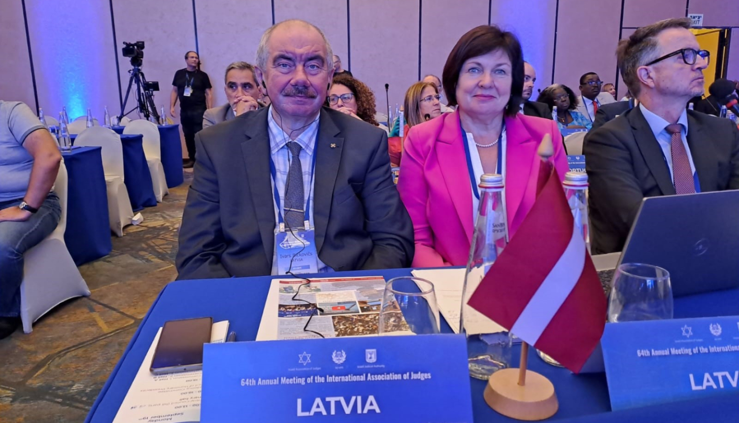 Attēlā redzami pārstāvji no Latvijas